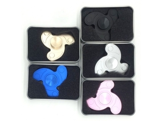 Fidget Spinner aus Aluminium Tri-Wing Spinner Yin & Yang Style schwarz