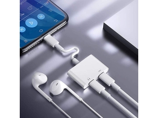 2-in-1 Splitter USB-C Headphone DAC & USB-C Charge gleichzeitig
